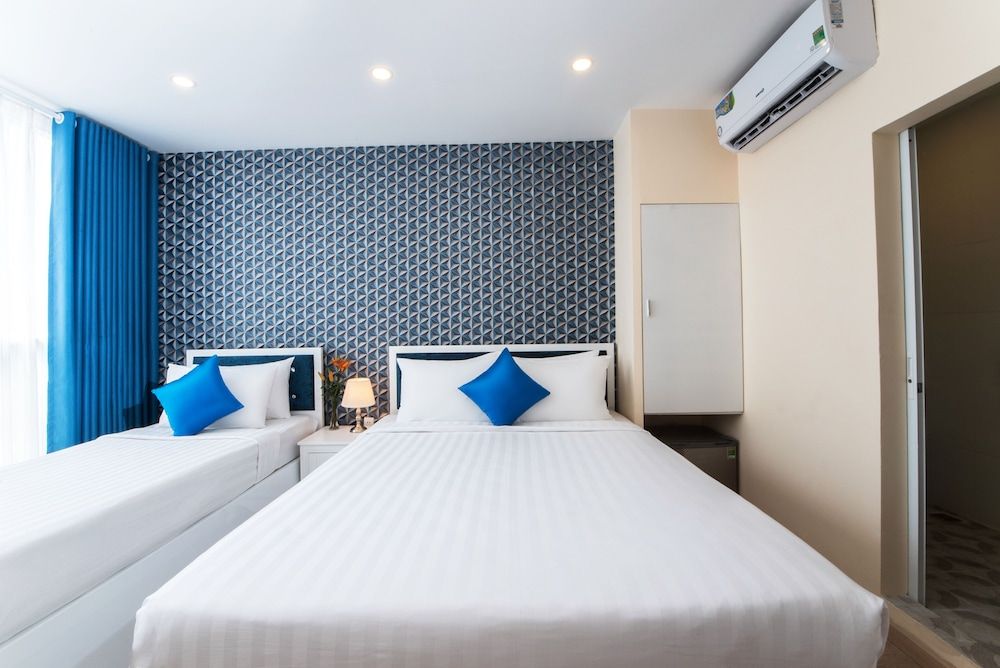 Senses Central Hotel Family Triple Room 3