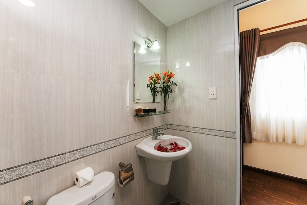 Senses Central Hotel Deluxe Room 6