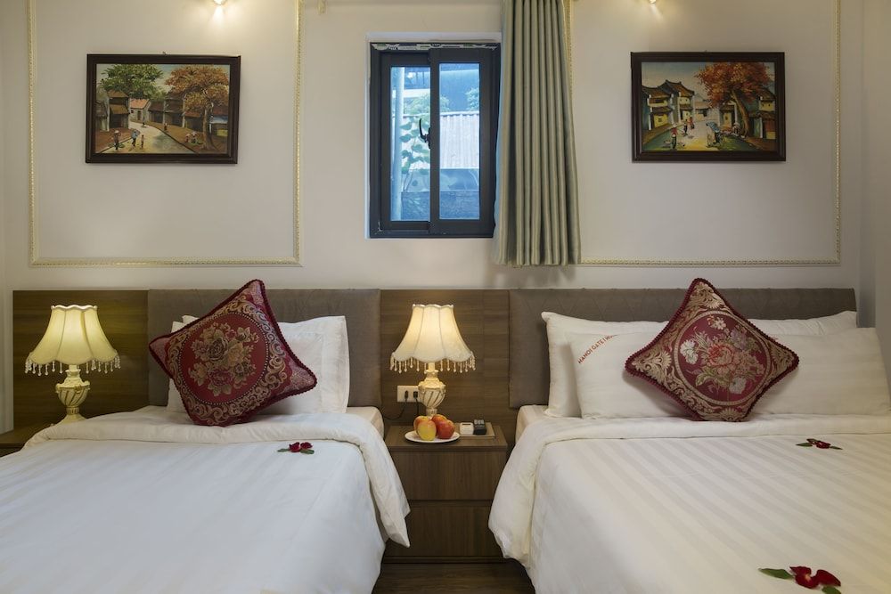 Camel City Hotel Deluxe Triple Room 3