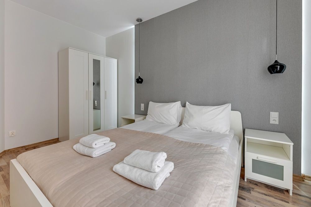 Aura by Downtown Apartments Classic Apartment 4