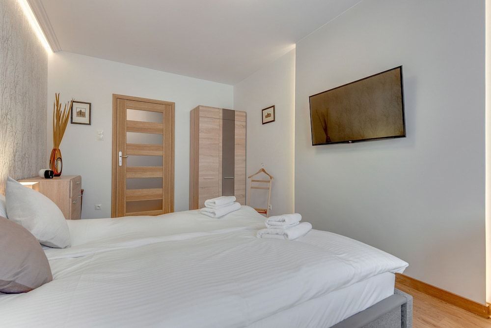 Aura by Downtown Apartments Deluxe Apartment