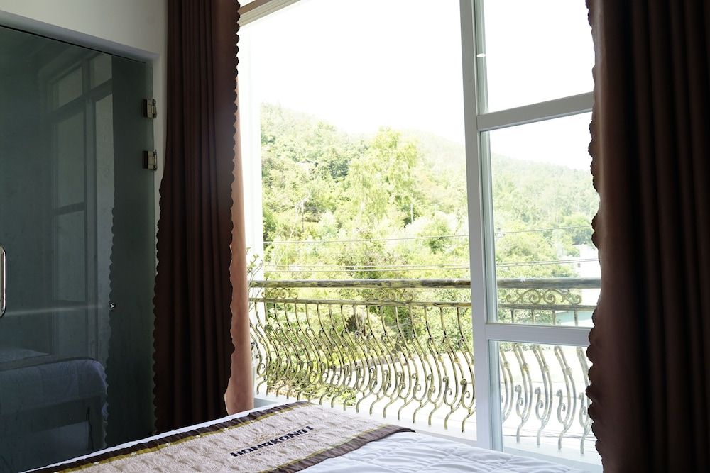 Standard Triple Room, Balcony, Garden View