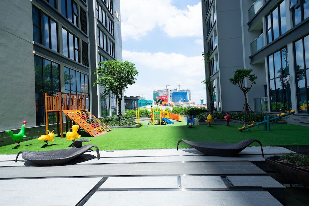 undefined Lia House 6