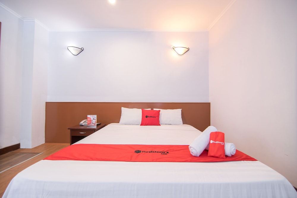 undefined RedDoorz Plus near Van Mieu Quoc Tu Giam 10