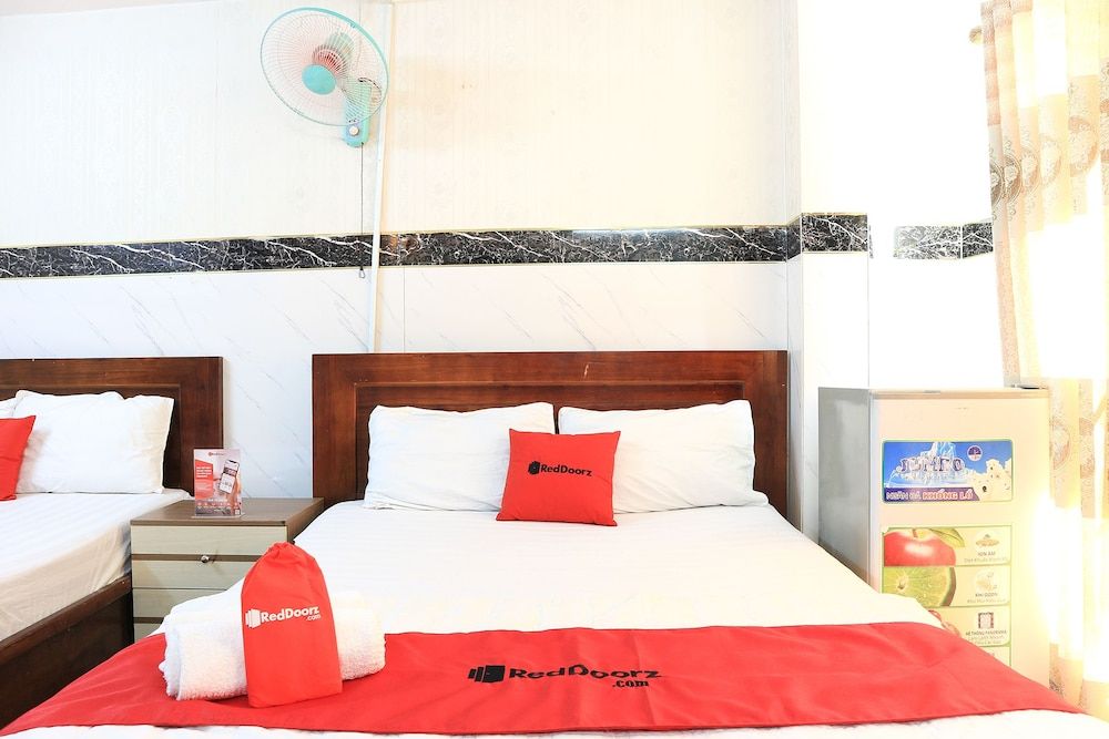 RedDoorz @ Cong Hoa Street Family Room