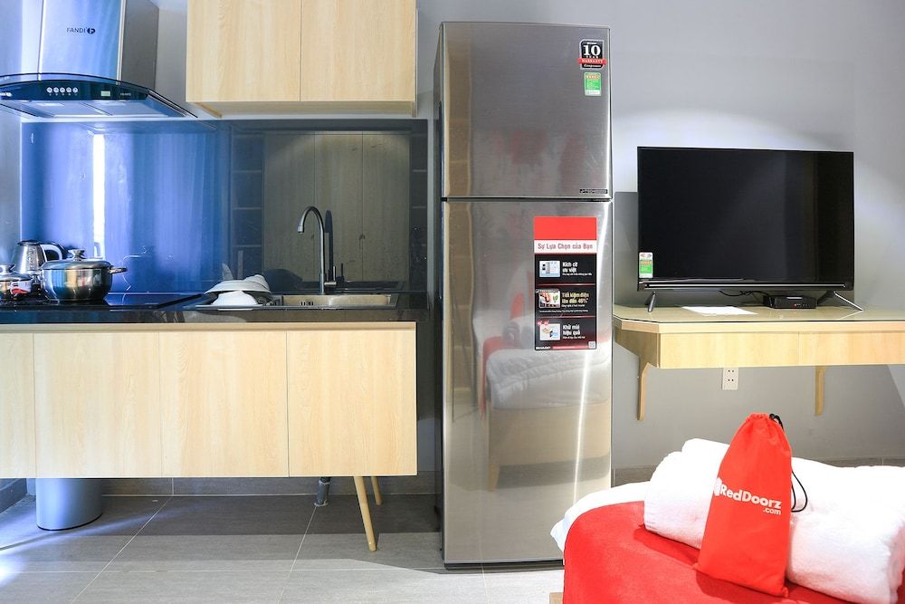 RedDoorz Plus @ Le Van Sy Street 2 Superior Room 5