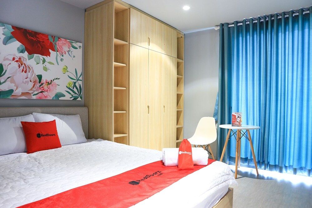 RedDoorz Plus @ Le Van Sy Street 2 Superior Room 7