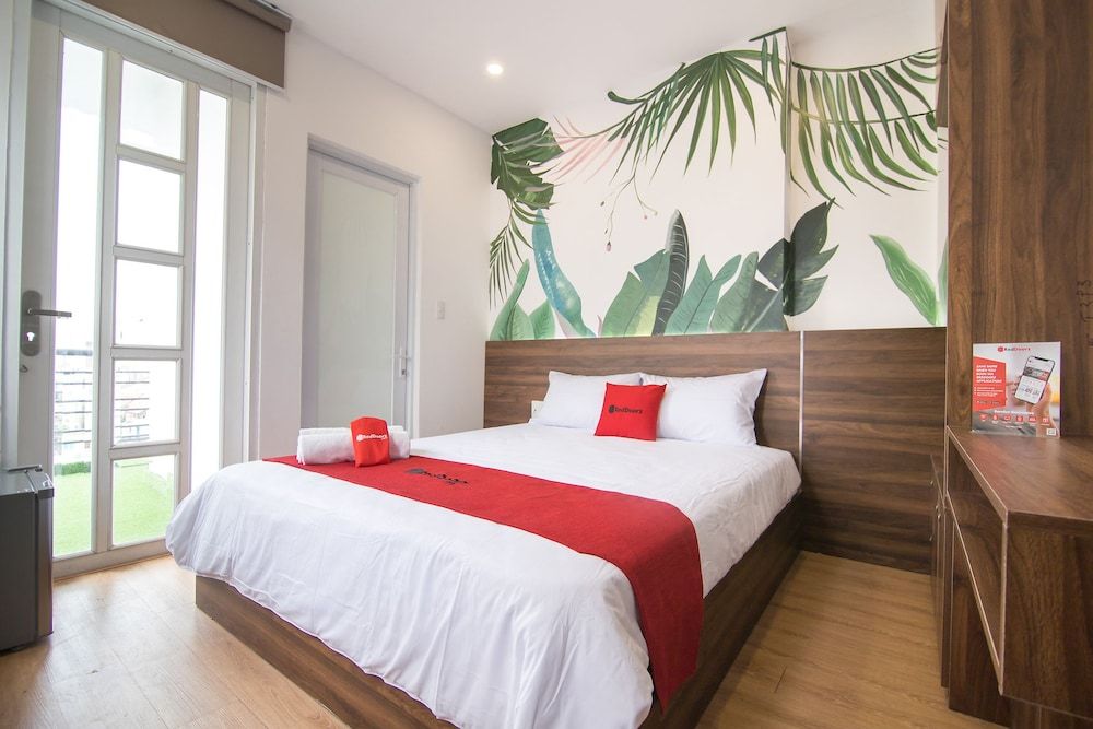 undefined RedDoorz Plus @ Tran Quang Khai Street 8