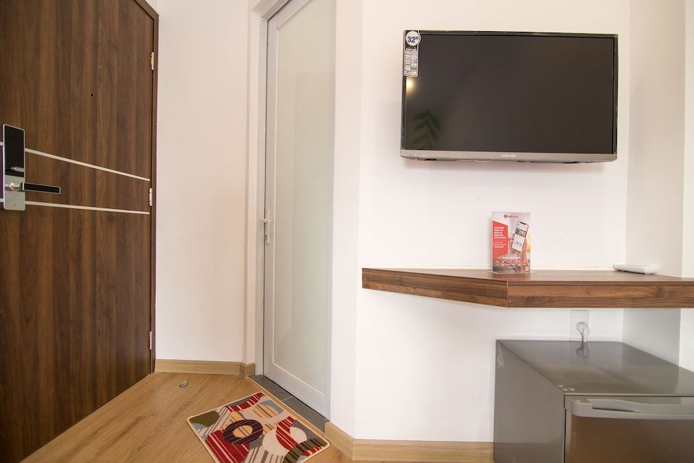 RedDoorz Plus @ Tran Quang Khai Street Standard Room 6