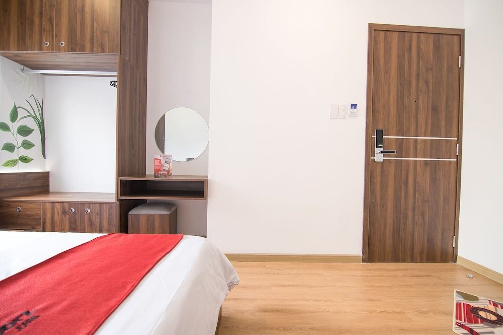 RedDoorz Plus @ Tran Quang Khai Street Standard Room 2