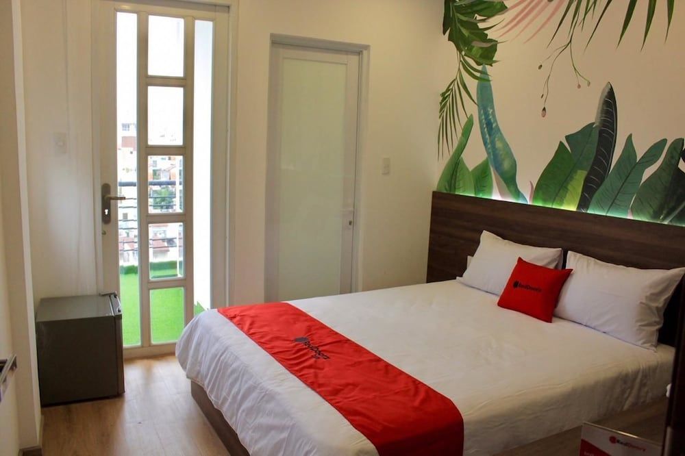RedDoorz Plus @ Tran Quang Khai Street Superior Room 9