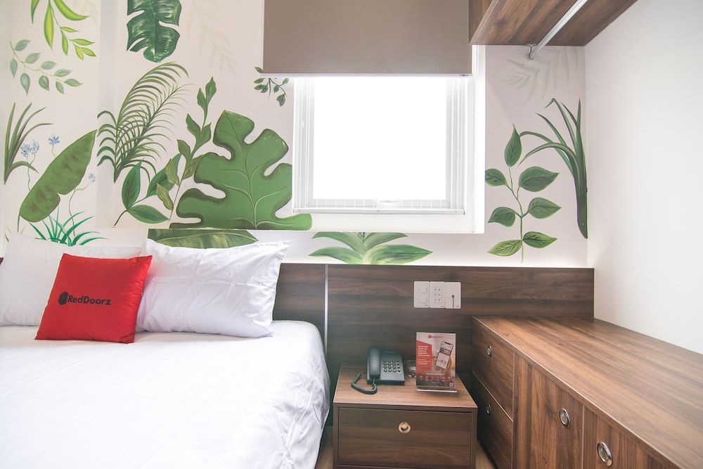 undefined RedDoorz Plus @ Tran Quang Khai Street 4