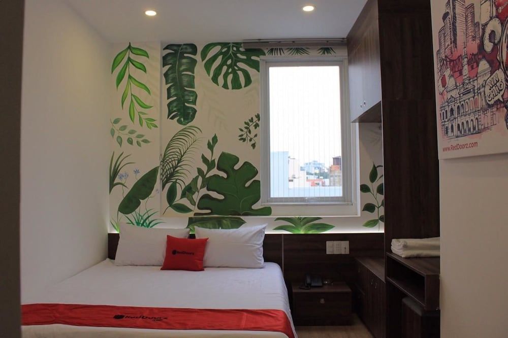 RedDoorz Plus @ Tran Quang Khai Street Superior Room 8