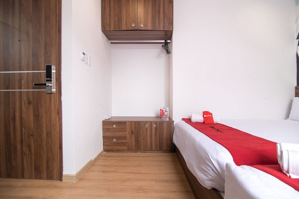 RedDoorz Plus @ Tran Quang Khai Street Family Room 5
