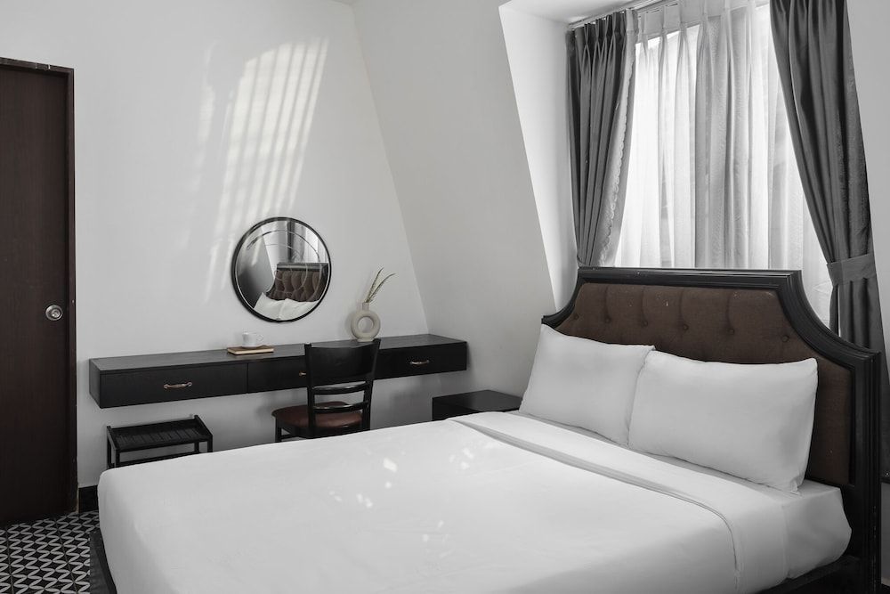 Tan Villa 2 Standard Double Room, 1 Queen Bed, Non Smoking 2