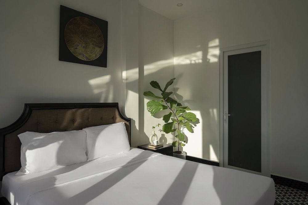 Tan Villa 2 Deluxe Room, 1 Queen Bed, City View 8