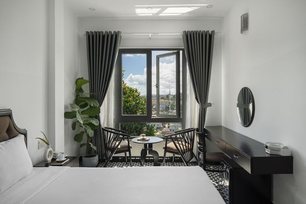 Tan Villa 2 Deluxe Room, 1 Queen Bed, City View 2