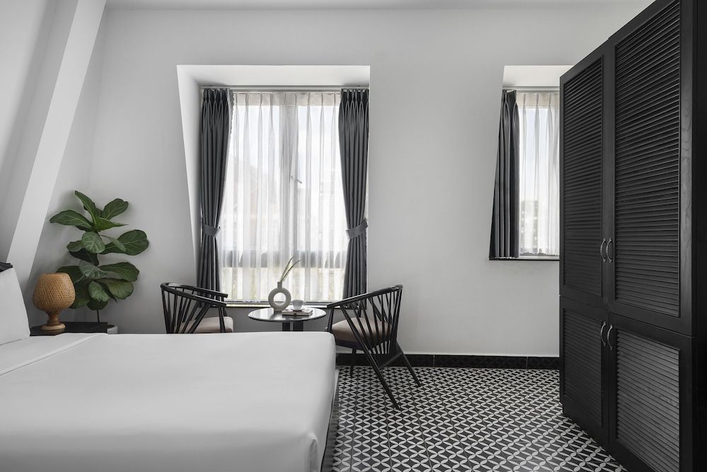 Tan Villa 2 Deluxe Room, 1 Queen Bed, City View 4