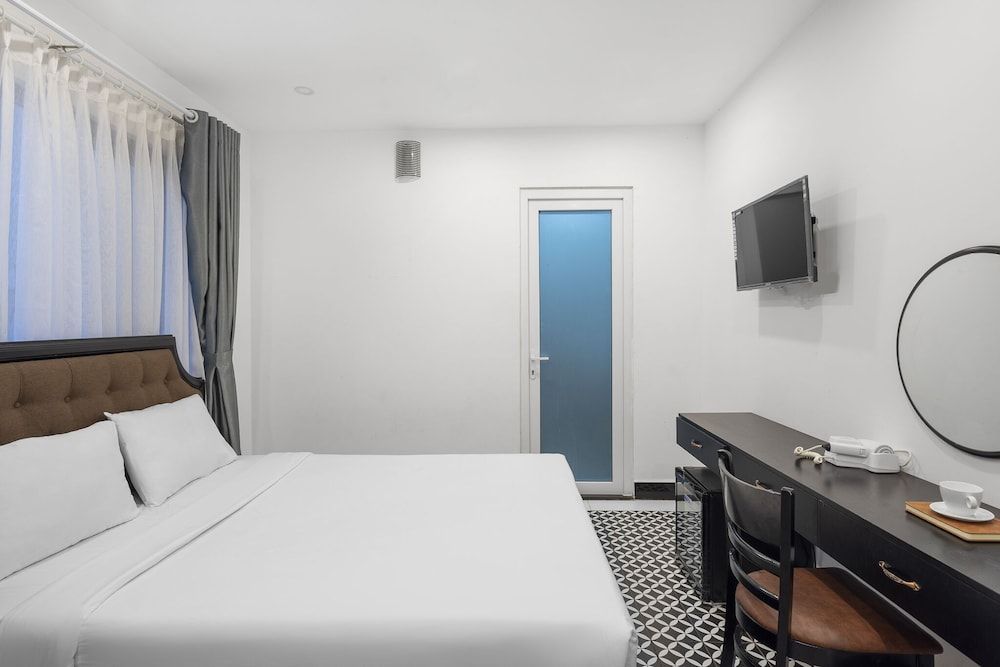 Tan Villa 2 Standard Double Room, 1 Queen Bed, Non Smoking 6