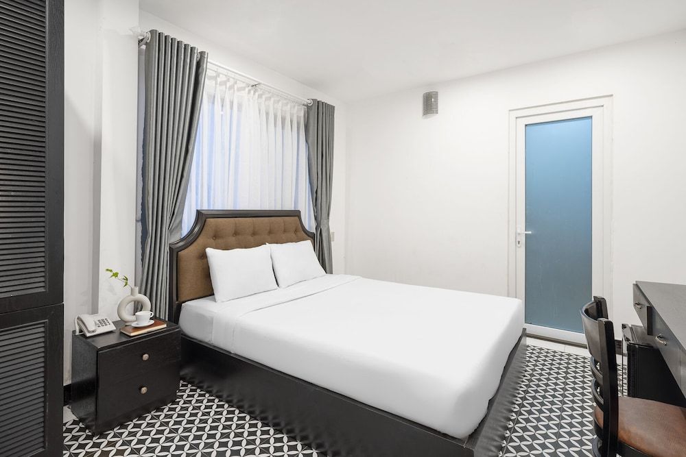 Tan Villa 2 Standard Double Room, 1 Queen Bed, Non Smoking 4