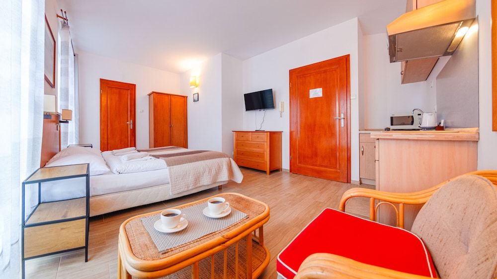 Studio Suite (11)