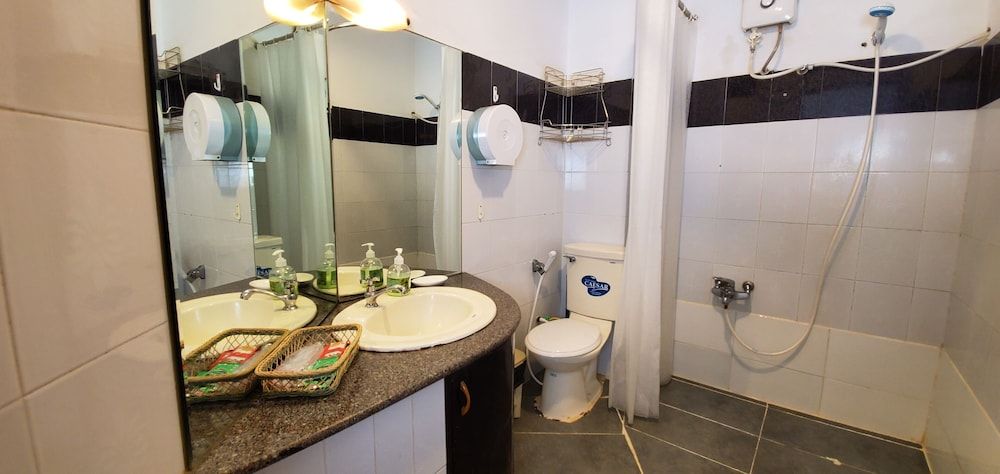 undefined Zenstay 10