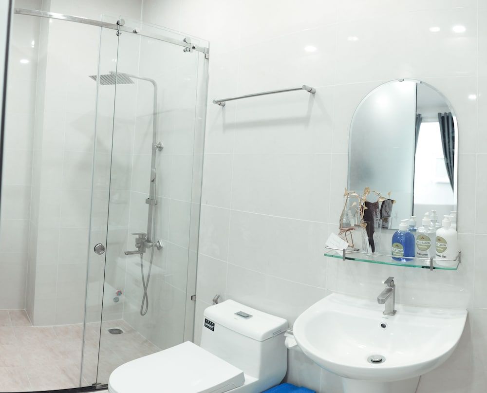 Hello Saigon Homestay Deluxe Double Room 4