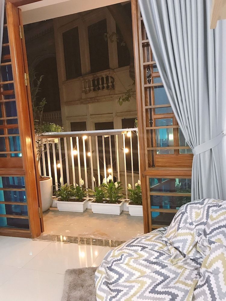 Esme Homestay - Hostel Basic Double Room 13