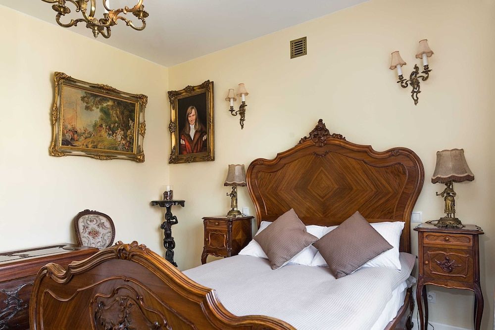 undefined At the Fountain Apartment 8