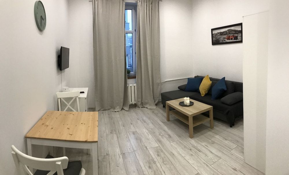 Studio (5E)
