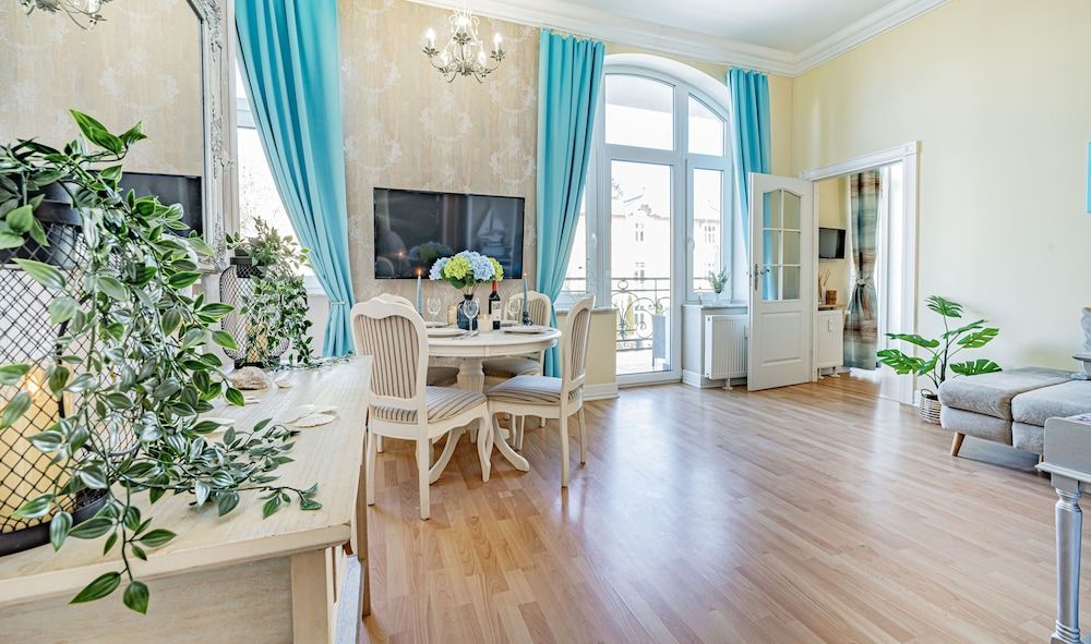 Deluxe Apartment