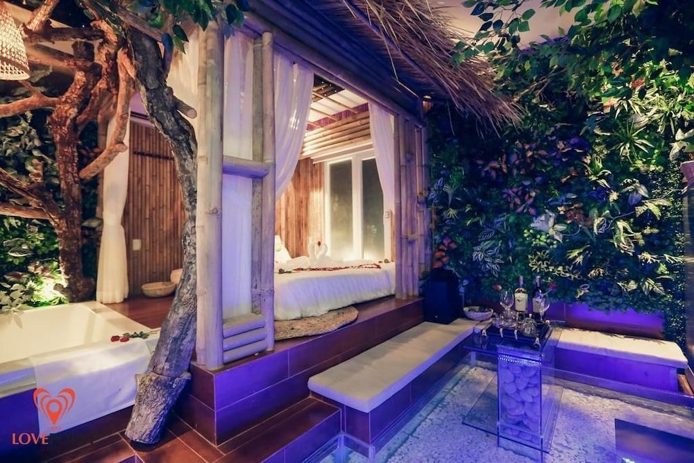 7S Hotel KOI Boutique Romantic Studio Suite, Jetted Tub 5