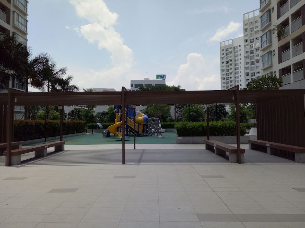 undefined Scenic Valley Apartment 4