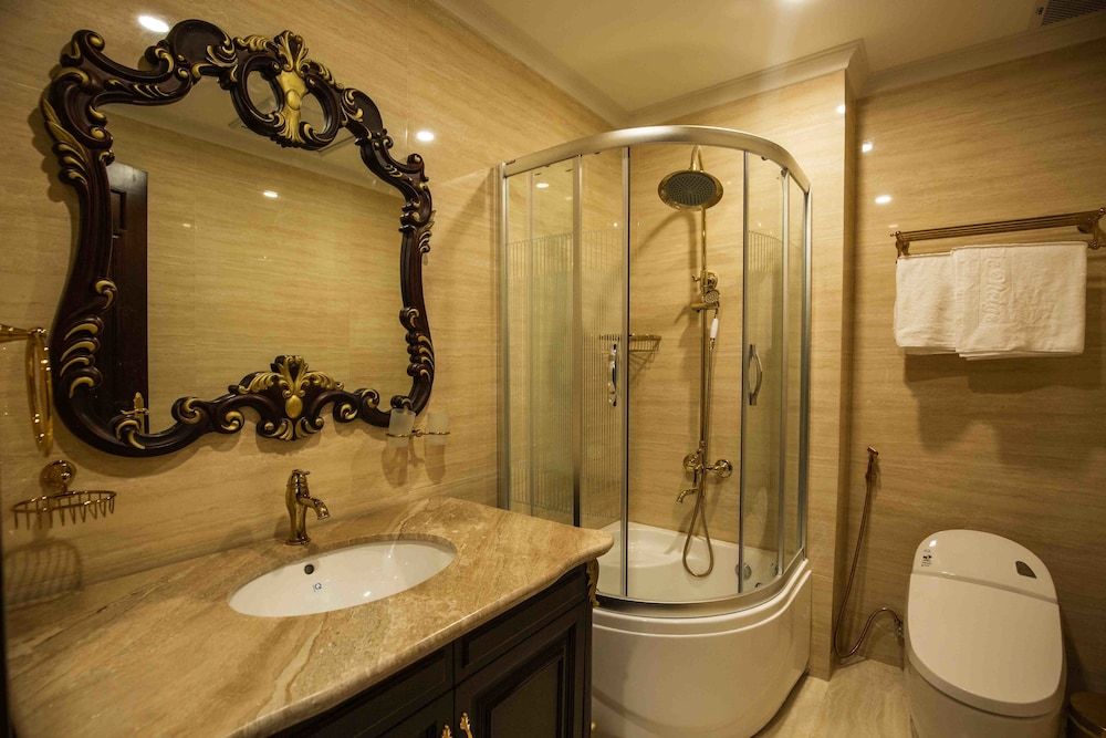 Sepia Hotel DaLat Deluxe Room, Balcony 5