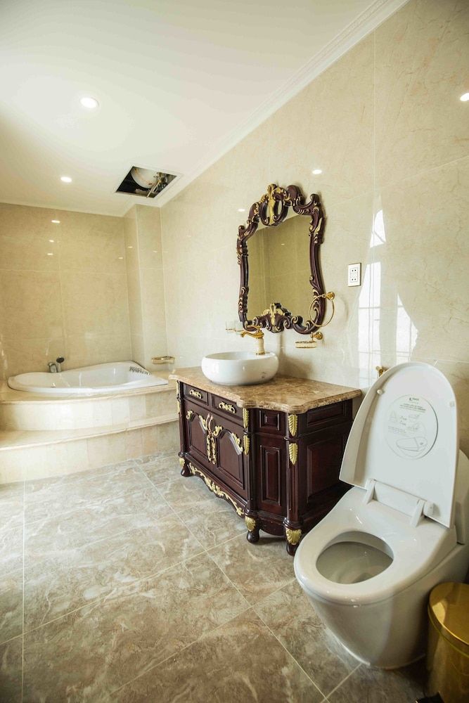 Sepia Hotel DaLat Deluxe Room, Balcony 4