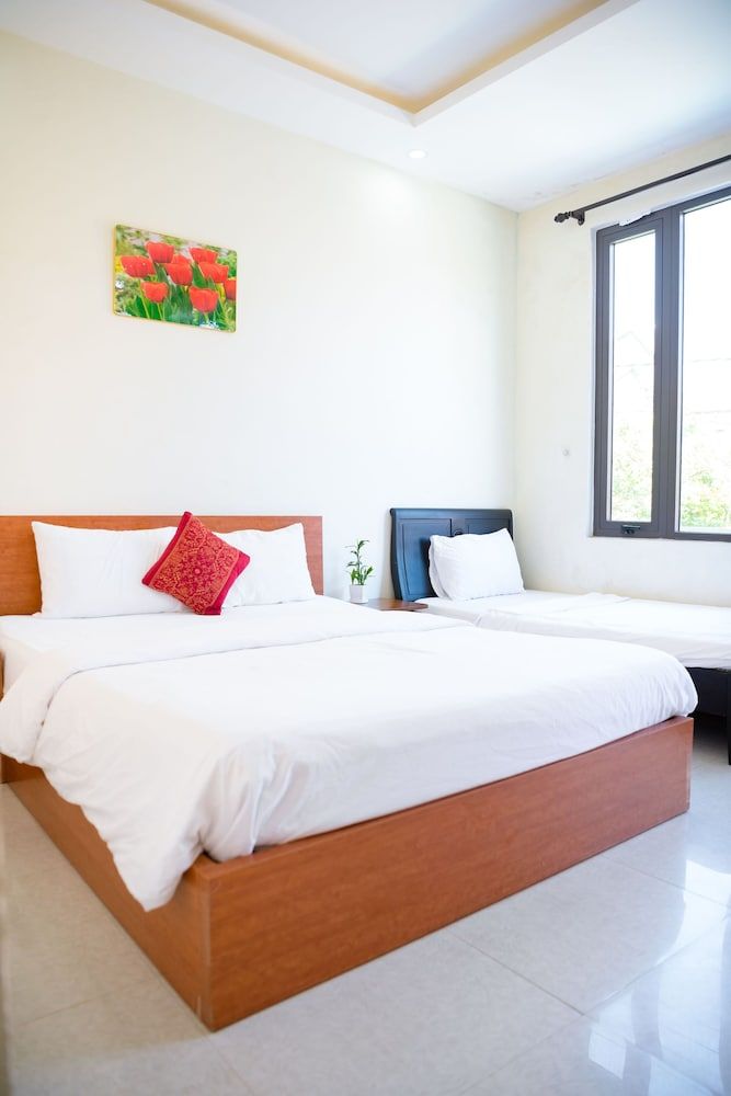Gold Stone Homestay Hoi An Family Triple Room, City View 2