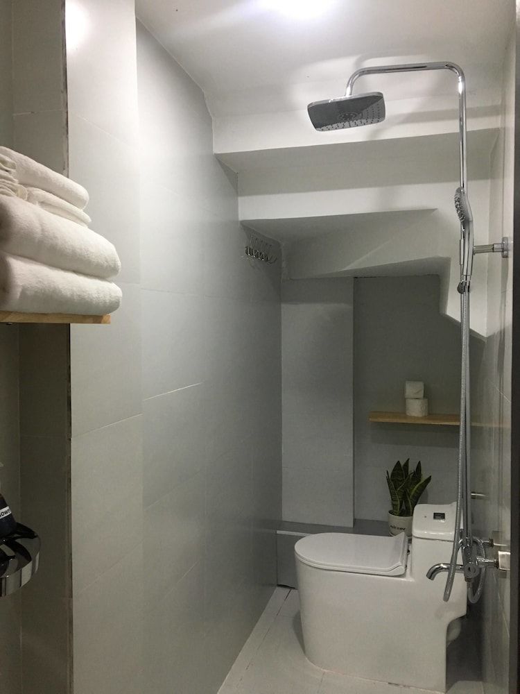 Hanoi Lullaby Hotel & Travel Superior Double or Twin Room 4