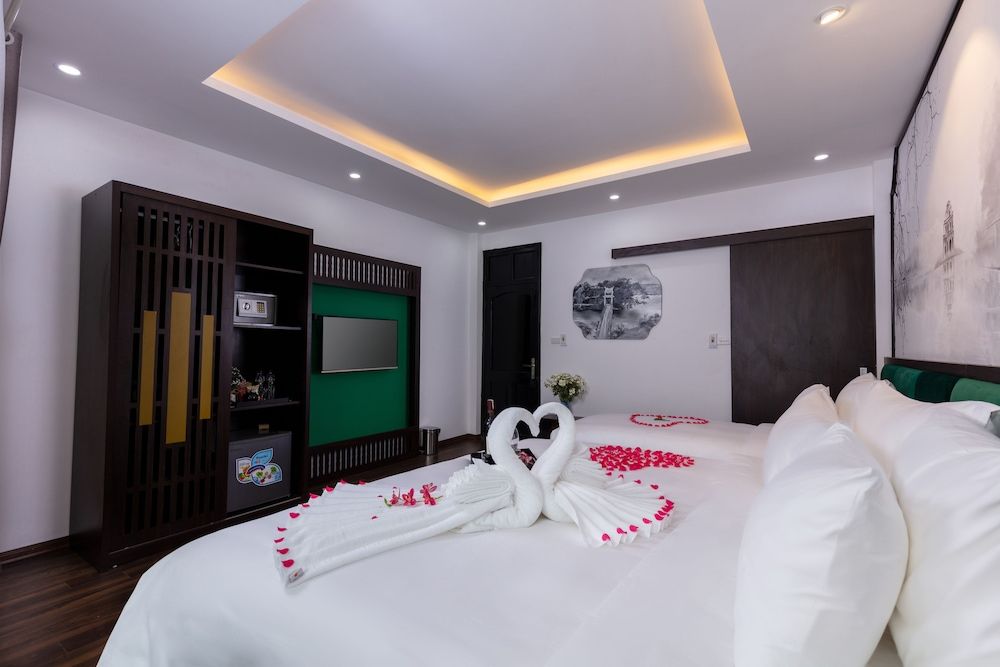 undefined Hanoi Lullaby Hotel & Travel 8