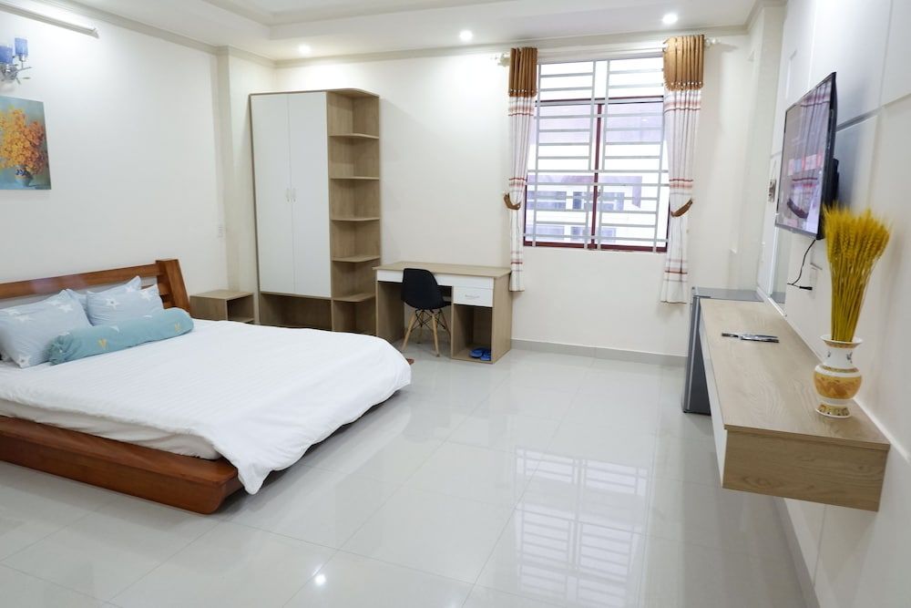 undefined Winter Spring Homestay Center