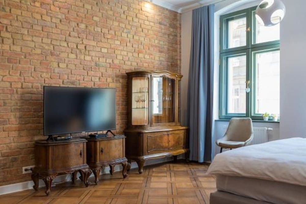 Studio Suite (Gustav)