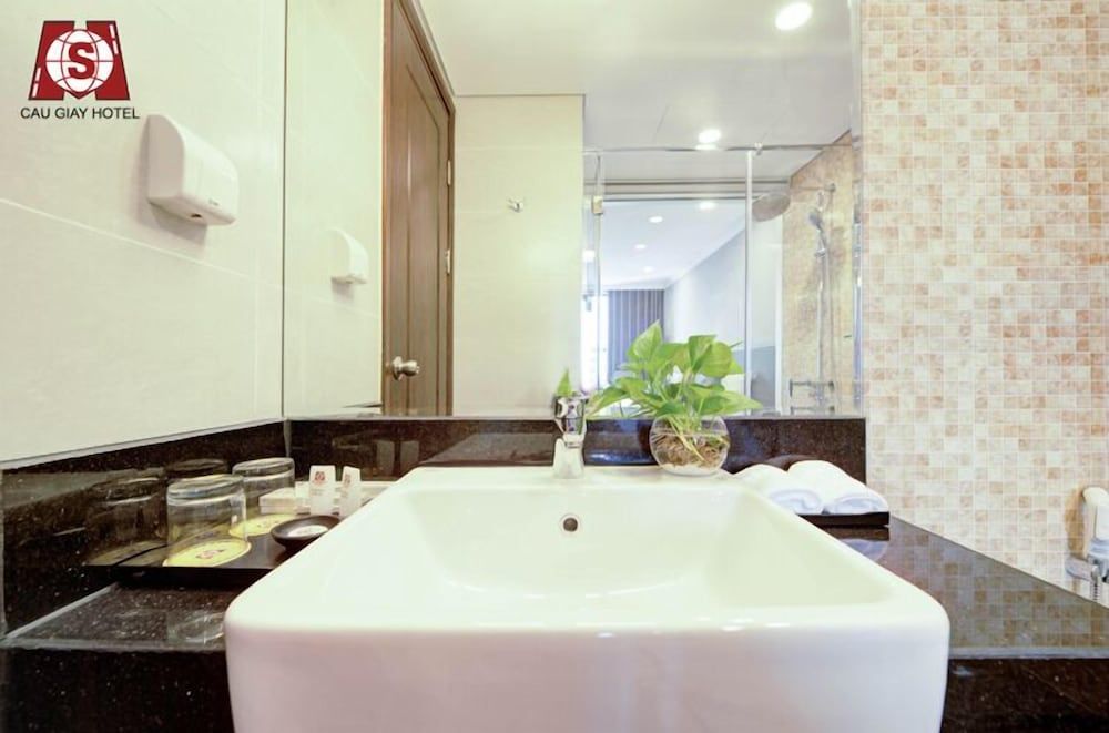 Cau Giay Hotel Deluxe Twin Room 7