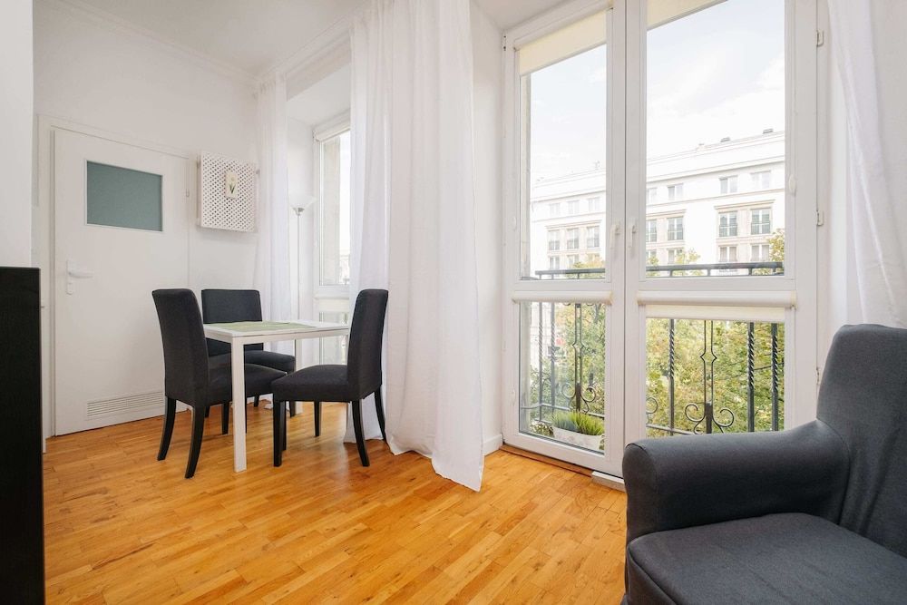 Plac Konstytucji Studio Superior Studio 9