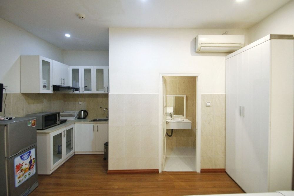 undefined Queen Central Hotel 2 10