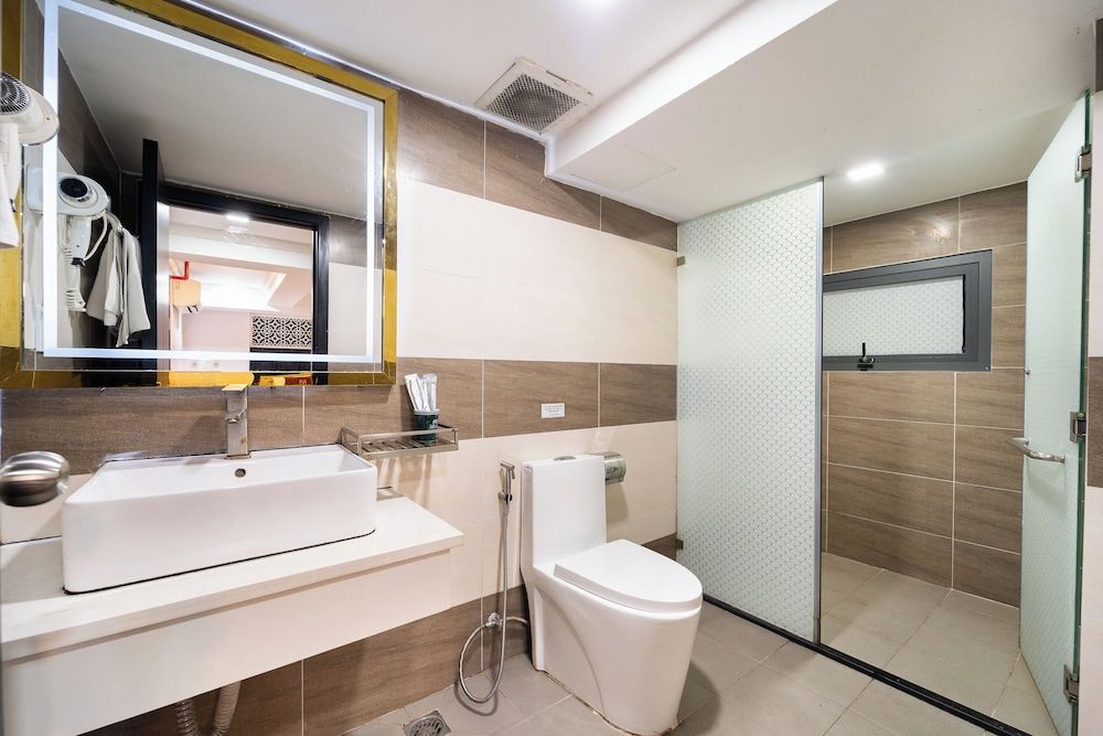 Collection O Havana Airport Hotel Standard Double Room 5