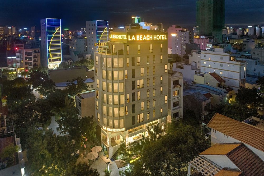 undefined La Beach Hotel 6