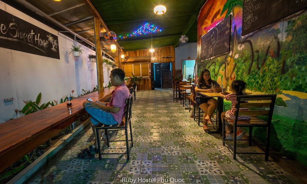 undefined Ruby Phu Quoc Hostel 4
