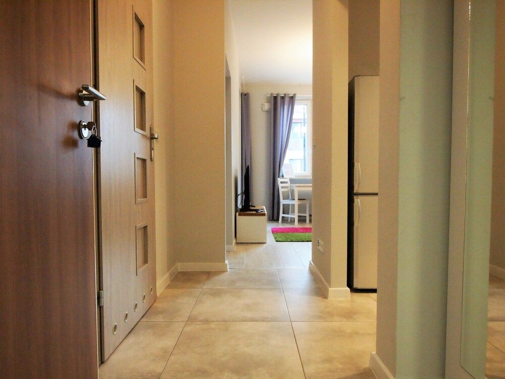 undefined Airport Residence Green 8