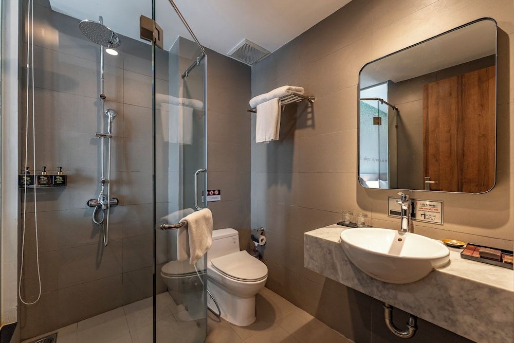 Thanh Long Hotel Standard Twin Room 6