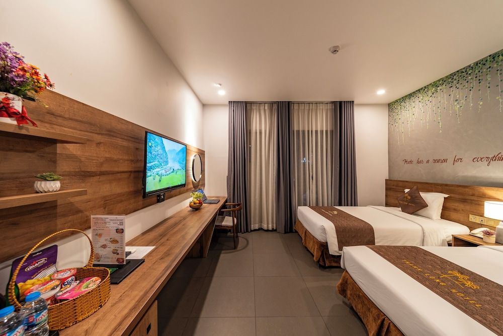 Thanh Long Hotel Standard Twin Room