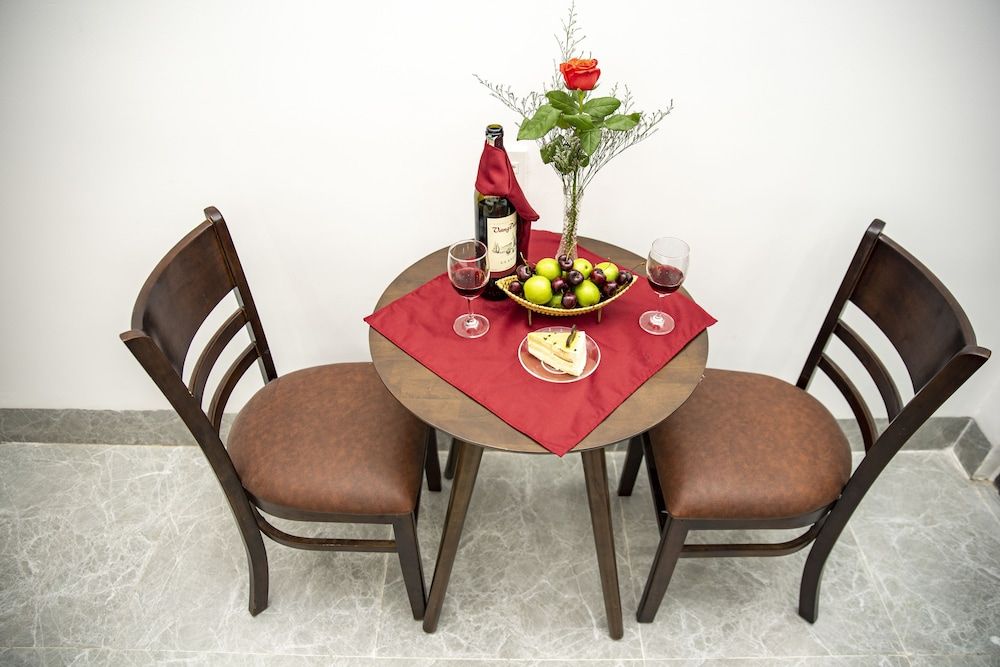 Huy Ngoc Hotel Deluxe Triple Room 5